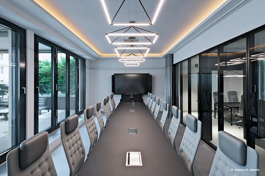 Lighting meeting room with luxsystem