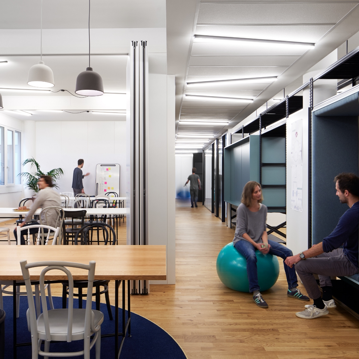 Bürobeleuchtung OXYGEN LED Leuchten Luxsystem von Hadler