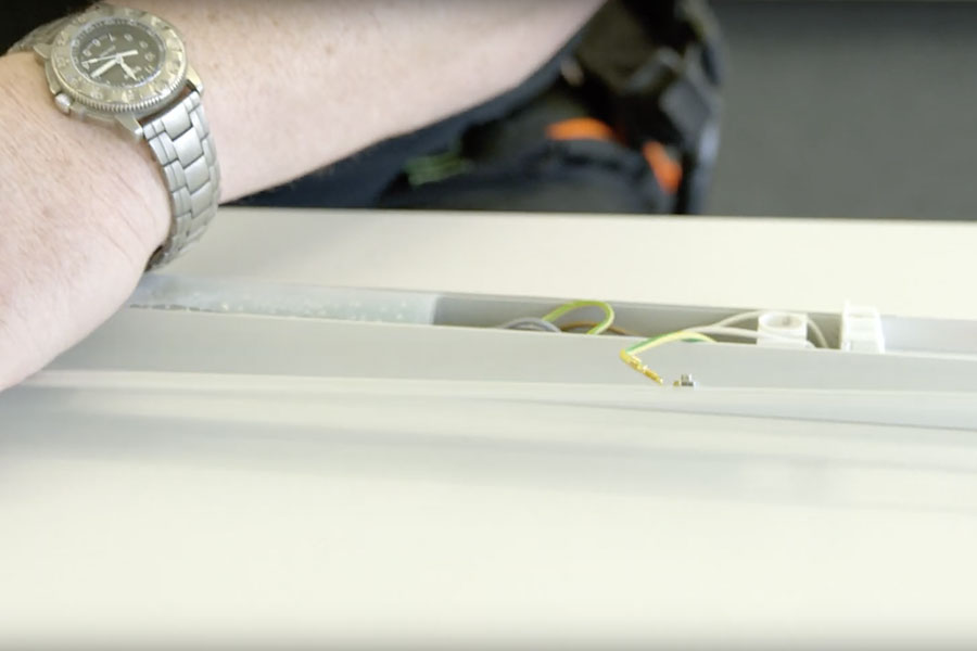 Leuchtstoffröhre umrüsten mit HADLER T8 LED Schritt 2